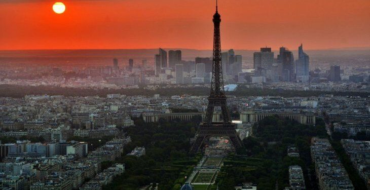 FRANCIA SUPERÓ OTRA VEZ LOS 13 MIL CASOS DE COVID-19: PARÍS Y DIEZ CIUDADES ENTRAN EN «ALERTA REFORZADA»