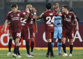 RIVER NO TUVO PIEDAD DE BINACIONAL EN LIMA Y LO APLASTÓ 6-0
