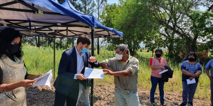 SE ENTREGARON $2.350.000 A FLORICULTORES DE TODA LA PROVINCIA