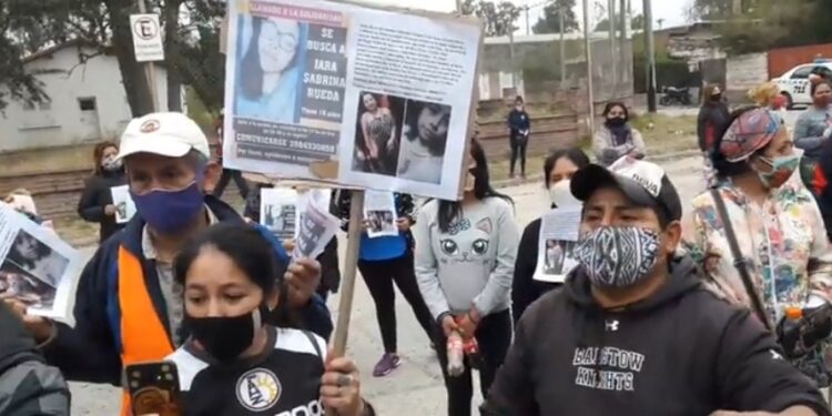 PALPALÁ SE MOVILIZÓ PARA PEDIR POR LA APARICIÓN DE IARA RUEDA Y GABRIELA CRUZ