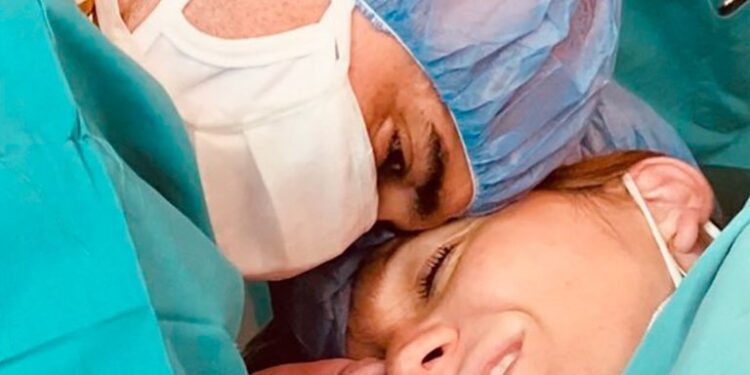 ABEL PINTOS PRESENTÓ EN SOCIEDAD A SU HIJO AGUSTÍN: “TODO LO QUE DIGA ESTÁ DEMÁS, LAS LUCES SIEMPRE ENCIENDEN EN EL ALMA”