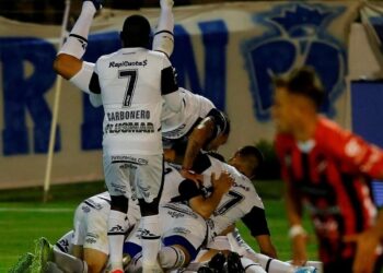 ¡GIMNASIA GANÓ EN EL ARRANQUE DEL TORNEO!