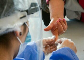 CORONAVIRUS: CONFIRMAN 15.718 NUEVOS CASOS Y 382 MUERTES EN LAS ÚLTIMAS 24 HORAS