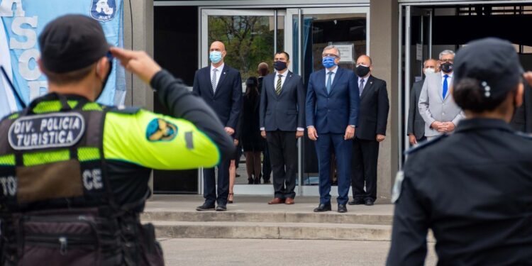 LA POLICÍA DE LA PROVINCIA ASCENDIÓ A 2051 EFECTIVOS DE SEGURIDAD