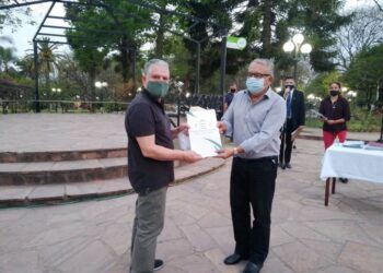 MÁS FAMILIAS JUJEÑAS YA CUENTAN CON ADJUDICACIONES DE LOS LOTES QUE HABITAN