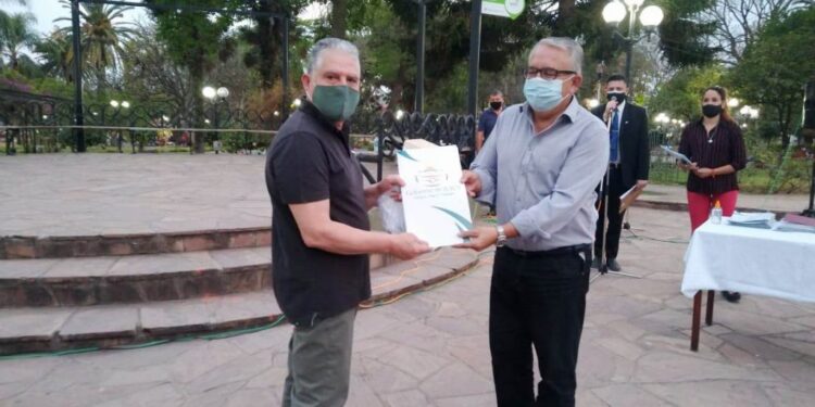 MÁS FAMILIAS JUJEÑAS YA CUENTAN CON ADJUDICACIONES DE LOS LOTES QUE HABITAN