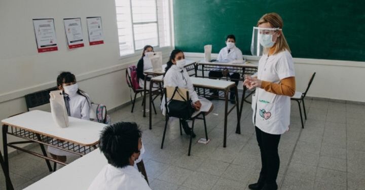ESTE LUNES INICIA EL RETORNO PRESENCIAL A LA ESCUELA PARA LOS ESTUDIANTES QUE NO EGRESAN