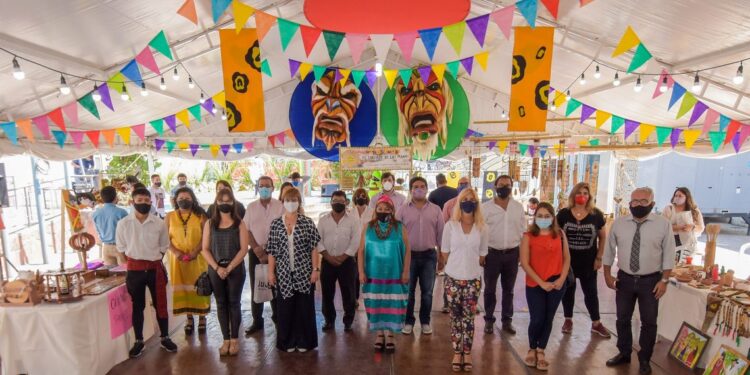 LANZAMIENTO DEL MERCADO ARTESANAL CON FUERTE PRESENCIA DE ARTESANOS JUJEÑOS
