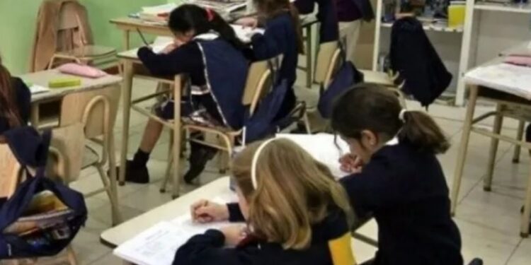 BRINDAN AYUDA ECONÓMICA A LAS INSTITUCIONES EDUCATIVAS DE GESTIÓN PRIVADA Y/O SOCIAL