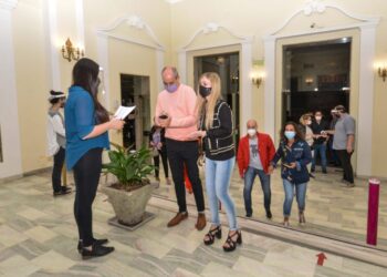 BAJO ESTRICTOS PROTOCOLOS VOLVIERON LOS TEATROS Y CINES