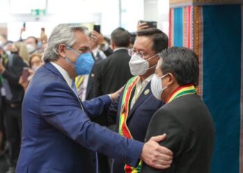 ALBERTO FERNÁNDEZ PARTICIPÓ DE LA ASUNCIÓN DE LUIS ARCE: «SE TERMINA LA PESADILLA, BOLIVIA RECUPERA LA DEMOCRACIA»