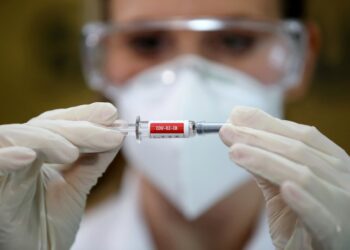 CUÁLES SON LAS CINCO VACUNAS CONTRA EL COVID-19 QUE PODRÍA APLICARSE EN ARGENTINA