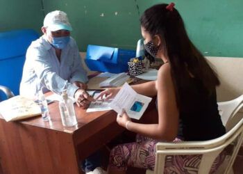 SE ENTREGARON LAS TARJETAS ALIMENTAR EN LA ESPERANZA