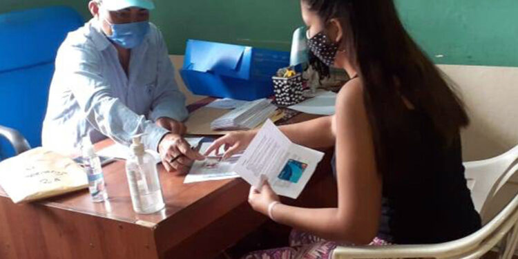 SE ENTREGARON LAS TARJETAS ALIMENTAR EN LA ESPERANZA