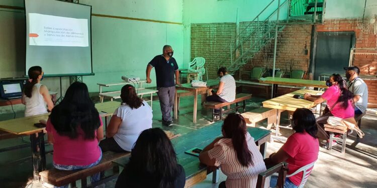 CAPACITACIÓN PARA EL PERSONAL VOLUNTARIO DE LOS COMEDORES PARROQUIALES