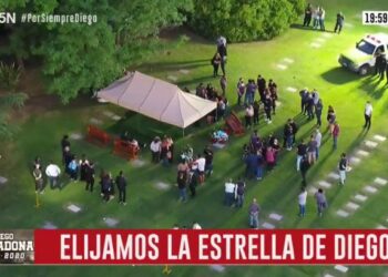 TRAS LA MASIVA DESPEDIDA EN CASA ROSADA, MARADONA RECIBIÓ EL ULTIMO ADIÓS EN UNA CEREMONIA ÍNTIMA