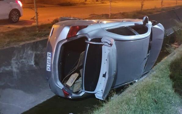EN ESTADO DE EBRIEDAD VOLCÓ SU VEHÍCULO