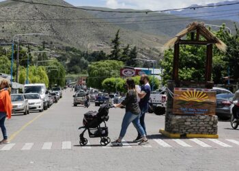 MÁS DE 530.000 ARGENTINOS Y ARGENTINAS DISFRUTAN EL FIN DE SEMANA EXTRA LARGO