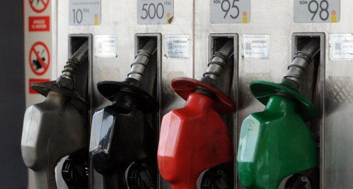 SUBEN 1,3% LOS COMBUSTIBLES A PARTIR DE LA MEDIANOCHE
