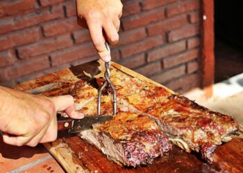 EL GOBIERNO NEGOCIA ACUERDOS DE PRECIOS PARA «CORTES PARRILLEROS» DE CARA A LAS FIESTAS