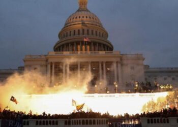 TENSIÓN EN EEUU: SEGUIDORES DE TRUMP INGRESARON POR LA FUERZA AL CAPITOLIO