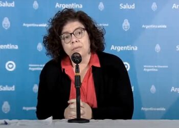 TRAS LA POLÉMICA, EL GOBIERNO ASEGURÓ QUE SUMINISTRARÁ LAS DOS DOSIS DE LA VACUNA SPUTNIK V