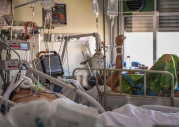 LA OMS ADVIERTE QUE «LA PANDEMIA DE COVID-19 ESTÁ MUY LEJOS DE TERMINAR»