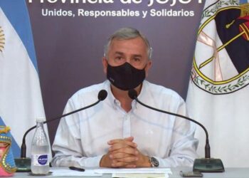 SIGUEN LAS CLASES PRESENCIALES Y SE RESTRINGE LA CIRCULACIÓN NOCTURNA