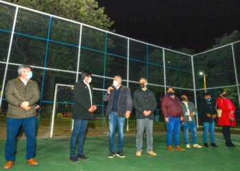 LA MENDIETA: EL GOBERNADOR INAUGURÓ UN CENTRO DEPORTIVO CON SISTEMA LUMÍNICO