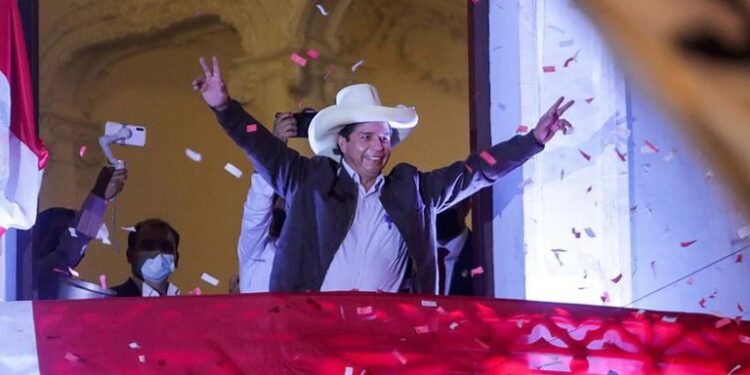 Perú: el jurado electoral oficializó los resultados del ballotage y Pedro Castillo será el nuevo presidente