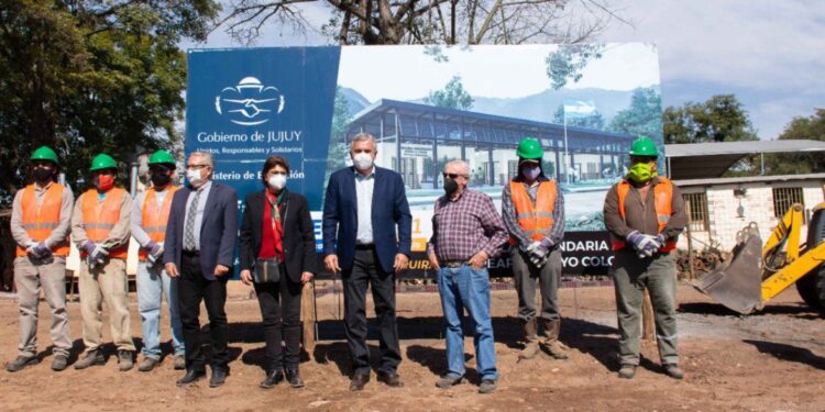 MORALES PUSO EN MARCHA LA CONSTRUCCIÓN DE UN EDIFICIO EDUCATIVO EN ARROYO COLORADO