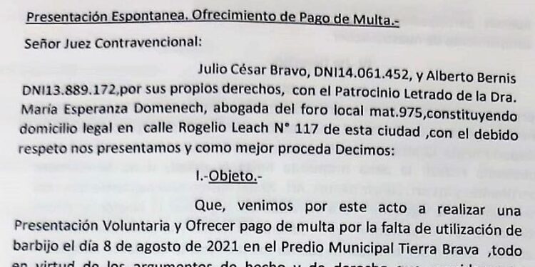 El Intendente Julio Bravo y el diputado Alberto Bernis se presentaron voluntariamente ante el Juez Contravencional