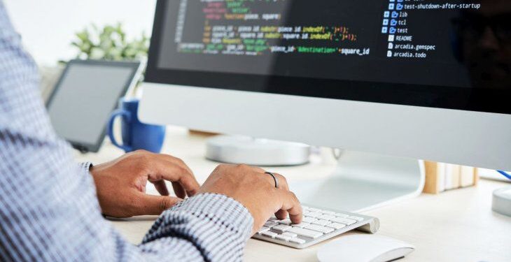 Cómo capacitarte gratis para ser programador y ganar más de u$s1.000 al mes