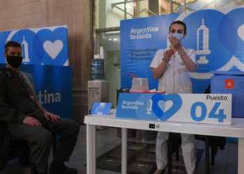 Vacunas: el Ministerio de Salud aclaró que la tercera dosis no se aplicará antes de fin de año