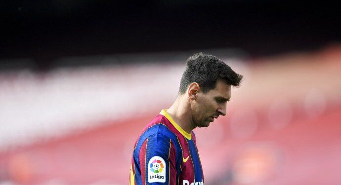 Messi deja el Barcelona por «obstáculos económicos y estructurales»