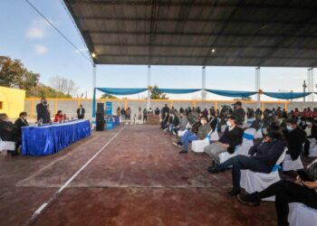 El Gobernador inauguró un polideportivo en Santa Clara