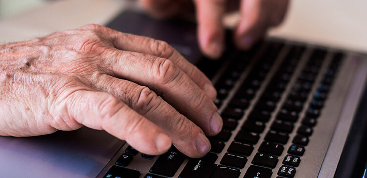 Se iniciaron cursos sobre manejo de las nuevas tecnologías destinado personas Adultas Mayores