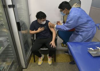 Patricia Meyer: “la vacuna Moderna no muestra efectos adversos»