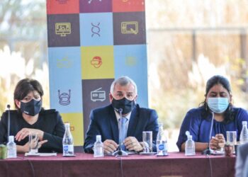 Emprendedoras y emprendedores, ex recuperadores de los basurales, reciben fondos de parte del Gobierno provincial