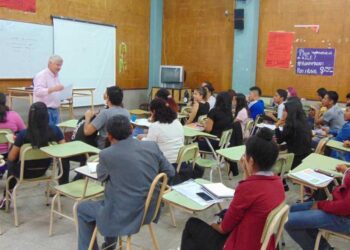 Plantean el retorno a la presencialidad en las universidades del país