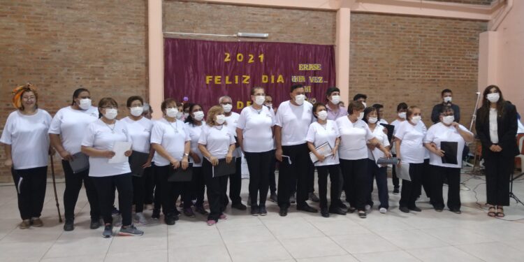 Homenajes, festejos y diversión para los y las jubiladas en su día