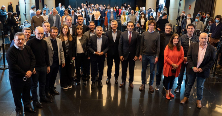 La foto de la unidad para ratificar el voto