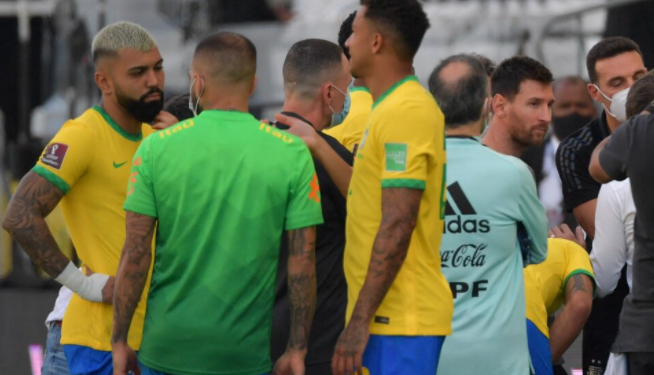 Los mejores memes tras la suspesión del partido entre Argentina y Brasil