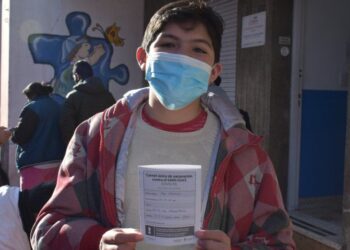 Inicia vacunación con segunda dosis de Moderna a adolescentes con factores de riesgo