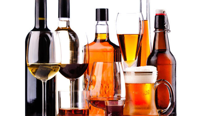 Polémica lista de precios, incluye bebidas alcóholicas