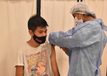 Más de 3 mil adolescentes de 12 a 17 años sin factores de riesgo ya tienen primera dosis