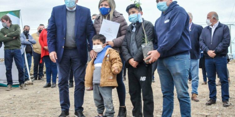 200 familias son propietarias de nuevos terrenos en Alto Comedero