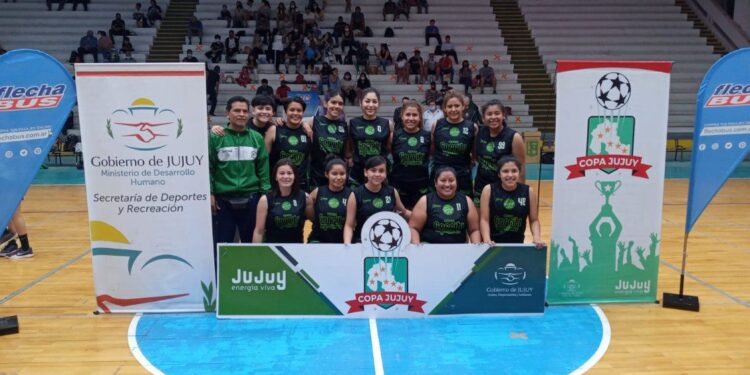 Villa Crespo de la Esperanza en femenino y Club Gorriti en masculino, son los campeones de la Copa Jujuy en básquet