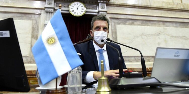 El Gobierno envía un proyecto de ley para convertir los planes sociales en trabajo