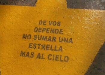 Monolito en homenaje a las víctimas de accidentes de tránsito en San Pedro